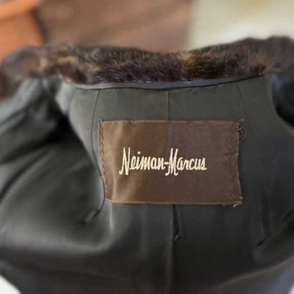 Vintage Neiman Marcus mink jacket, EUC, 1980s - Picture 6 of 15